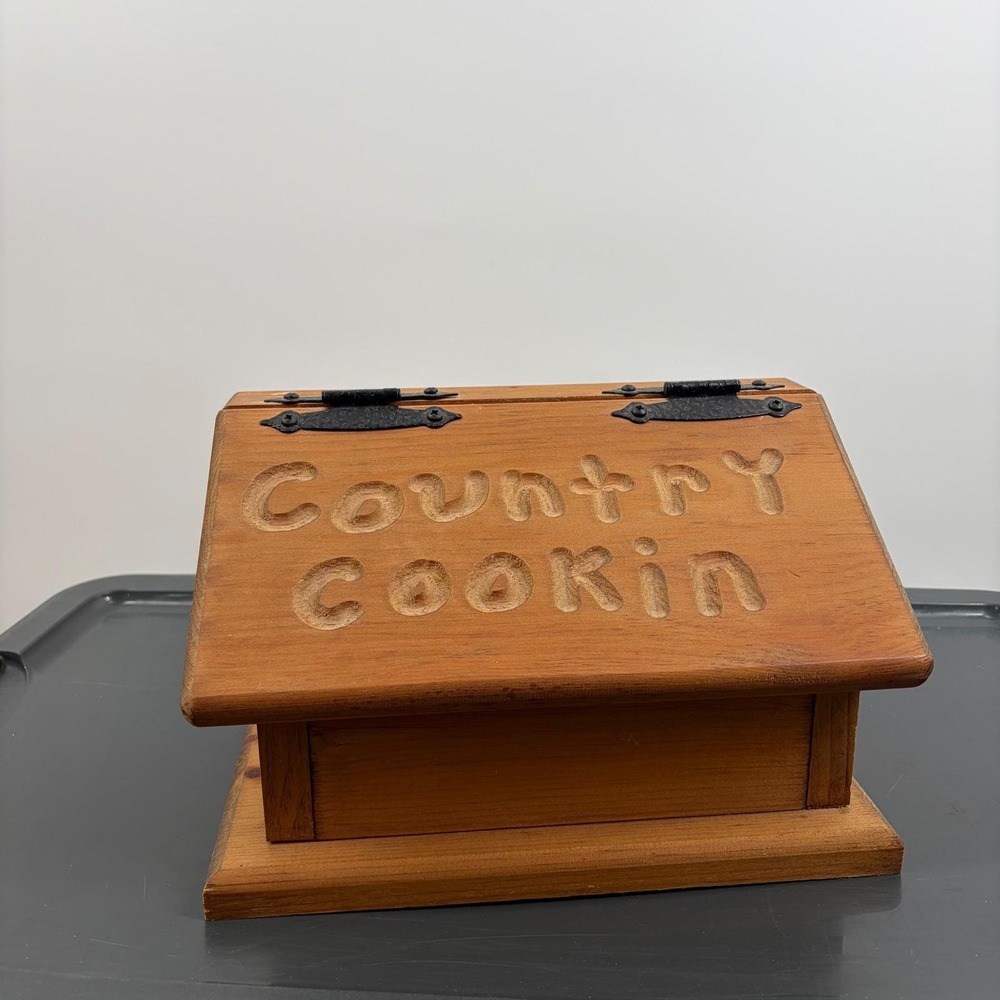 Vintage Rustic Wood Recipe Box Country Cookin Hand Carved Hinged Lid with Cards